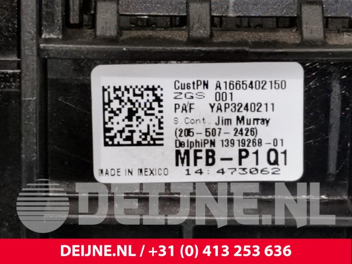 Boîte à fusibles d'un Mercedes-Benz ML III (166) 2.1 ML-250 CDI 16V BlueTEC 4-Matic 2012