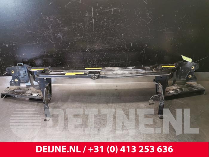 Używane Panel przedni Volvo XC90 I 4.4 V8 32V Cena € 75,00 Procedura marży oferowane przez van Deijne Onderdelen Uden B.V.
