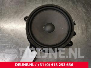 Used Speaker Tesla Model 3 EV AWD Price € 48,40 Inclusive VAT offered by van Deijne Onderdelen Uden B.V.