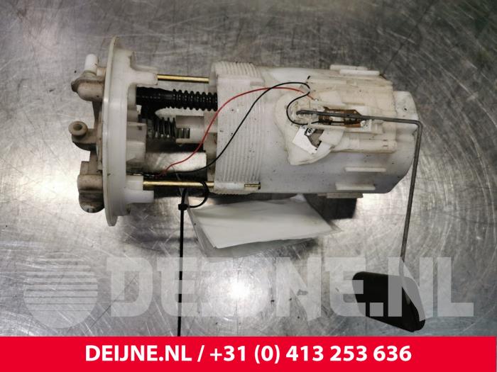Usagé Pompe d'injection Renault Trafic New (FL) 1.9 dCi 82 16V Prix € 48,40 Prix TTC proposé par van Deijne Onderdelen Uden B.V.