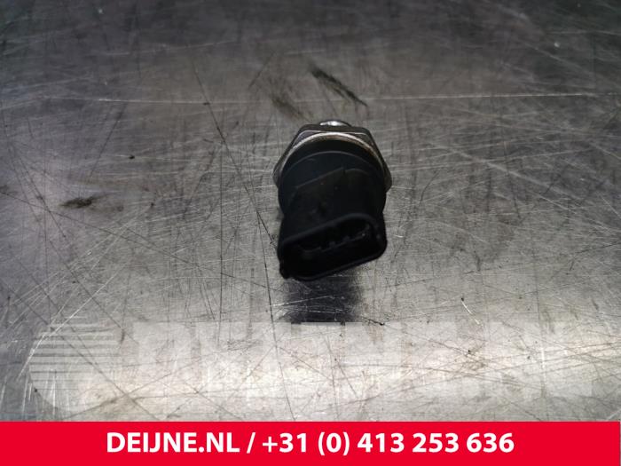 Fuel pressure sensor Volvo XC60 2.4 D5 20V 205 AWD 0281002995