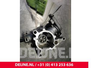 Usagé Pompe à vide (essence) Audi Q3 (8UB/8UG) 2.0 16V TFSI 170 Quattro Prix € 60,00 Règlement à la marge proposé par van Deijne Onderdelen Uden B.V.