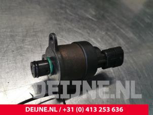 Used Fuel pressure regulator Renault Trafic New (FL) 1.9 dCi 100 16V Price on request offered by van Deijne Onderdelen Uden B.V.