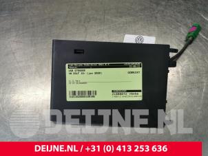 Używane Wtyczka USB Volkswagen Golf VII (AUA) 2.0 GTI 16V Performance Package Cena € 25,00 Procedura marży oferowane przez van Deijne Onderdelen Uden B.V.