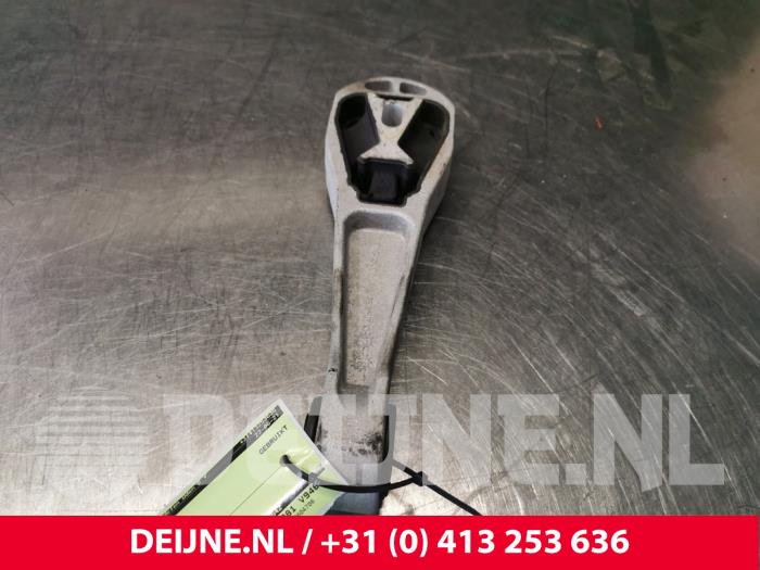 Used Engine mount Volvo V40 (MV) 1.5 T3 16V Geartronic Price € 25,00 Margin scheme offered by van Deijne Onderdelen Uden B.V.