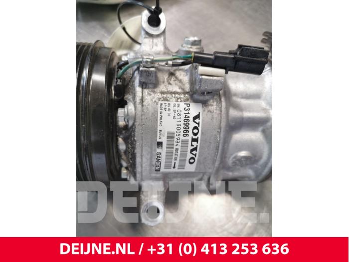 Air conditioning pump from a Volvo V40 (MV) 1.5 T3 16V Geartronic 2019