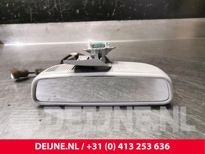 Używane Lusterko wewnetrzne Mercedes C (W204) 2.2 C-200 CDI 16V Cena € 35,00 Procedura marży oferowane przez van Deijne Onderdelen Uden B.V.