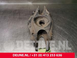 Used Rear spring retainer, right Mercedes C (W204) 2.2 C-200 CDI 16V Price € 40,00 Margin scheme offered by van Deijne Onderdelen Uden B.V.