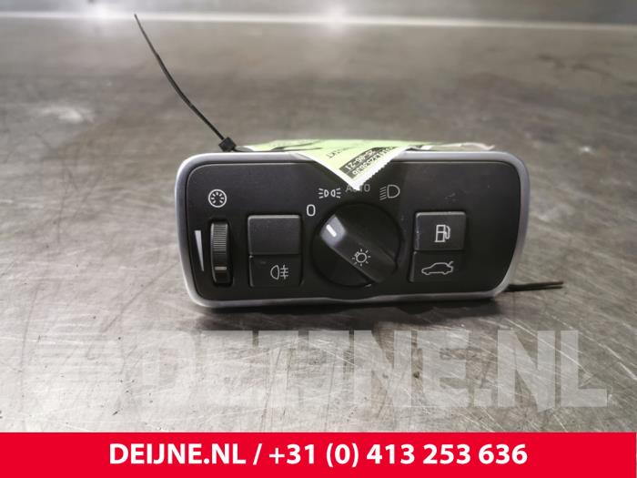 Interruptor de luz de un Volvo V60 I (FW/GW) 2.4 D6 20V Plug-in Hybrid AWD 2014