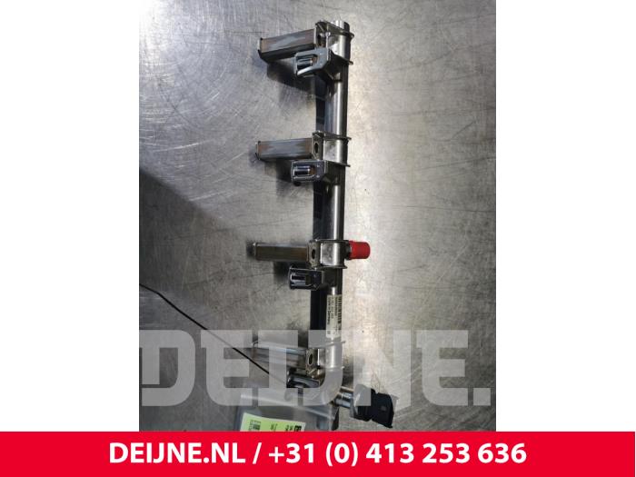 Usagé Système d'injection Ford Focus 3 Wagon 1.6 SCTi 16V Prix € 25,00 Règlement à la marge proposé par van Deijne Onderdelen Uden B.V.
