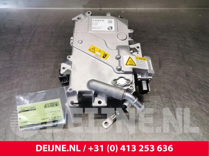 Używane DC/CD konwertor Volvo V60 I (FW/GW) 2.4 D6 20V Plug-in Hybrid AWD Cena € 700,00 Procedura marży oferowane przez van Deijne Onderdelen Uden B.V.