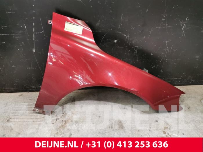 Front wing, right from a Volvo V70 (BW) 1.6 T4 16V 2010