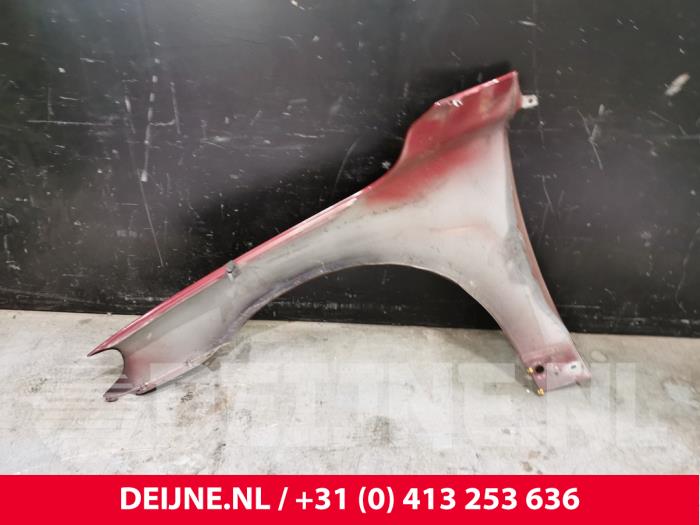 Front wing, right from a Volvo V70 (BW) 1.6 T4 16V 2010