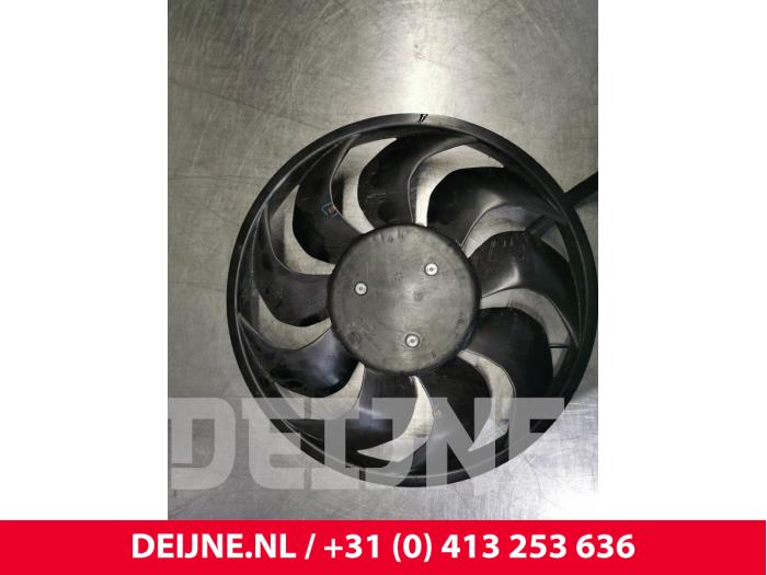 Używane Wentylator Tesla Model 3 Long Range AWD 75 kWh Cena € 242,00 Z VAT oferowane przez van Deijne Onderdelen Uden B.V.