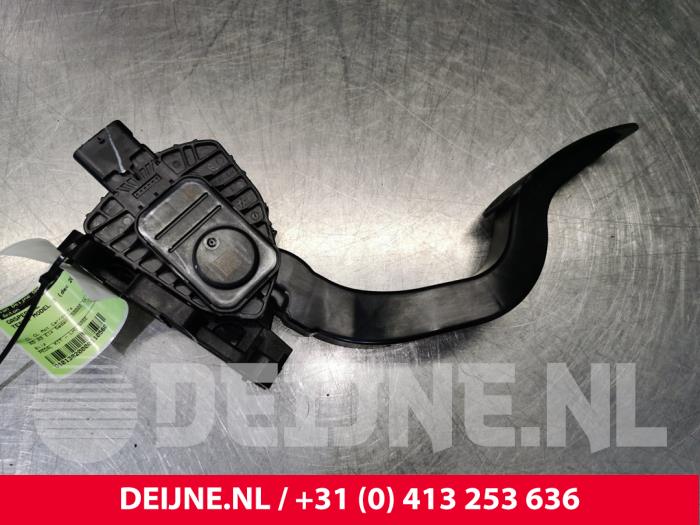 Używane Pedal gazu Tesla Model 3 Long Range AWD 75 kWh Cena € 151,25 Z VAT oferowane przez van Deijne Onderdelen Uden B.V.
