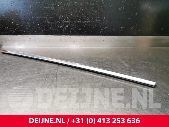 Usados Aleta de ventanilla Tesla Model 3 Long Range AWD 75 kWh Precio € 54,45 IVA incluido ofrecido por van Deijne Onderdelen Uden B.V.