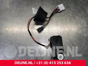 Usados Motor de bloqueo de la tapa del depósito de combustible Tesla Model 3 EV AWD Precio € 211,75 IVA incluido ofrecido por van Deijne Onderdelen Uden B.V.