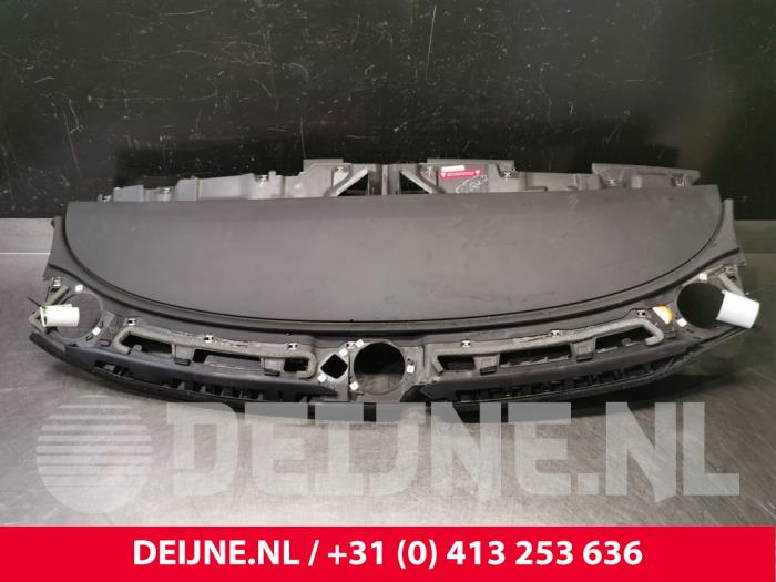 Usados Salpicadero Tesla Model 3 Long Range AWD 75 kWh Precio € 1.452,00 IVA incluido ofrecido por van Deijne Onderdelen Uden B.V.
