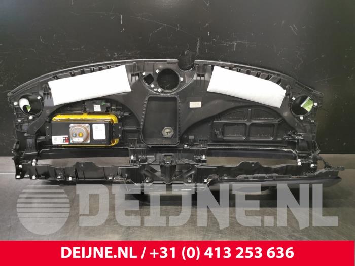 Panel z Tesla Model 3 Long Range AWD 75 kWh 2019
