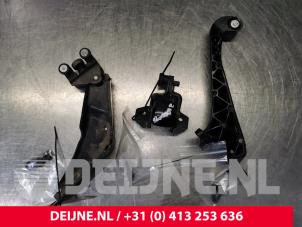 Used Sliding door roller, right Citroen Berlingo Multispace 1.6 Hdi 16V 75 Price € 90,75 Inclusive VAT offered by van Deijne Onderdelen Uden B.V.