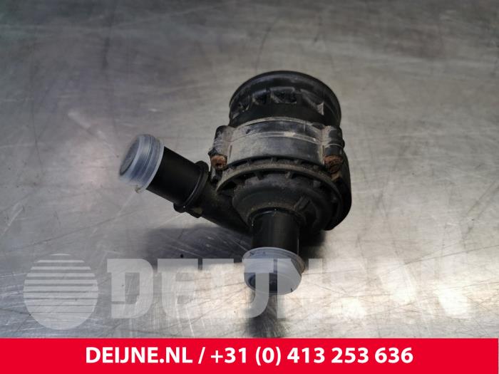 Begagnade Extra vattenpump Opel Movano 2.3 CDTi 16V FWD Pris € 6,05 Inklusive moms erbjuds av van Deijne Onderdelen Uden B.V.