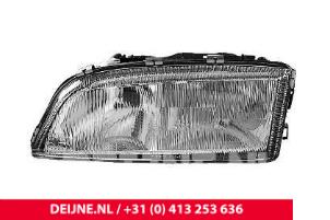 Nowe Reflektor lewy Volvo V70/S70 Cena € 54,45 Z VAT oferowane przez van Deijne Onderdelen Uden B.V.