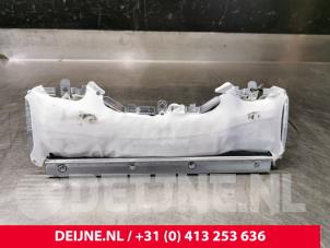 Używane Poduszka powietrzna kolanowa Mercedes E (W212) E-300 BlueTec Hybrid V6 24V Cena € 65,00 Procedura marży oferowane przez van Deijne Onderdelen Uden B.V.