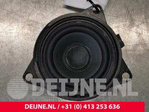 Usagé Haut-parleur Volvo XC90 II 2.0 D5 16V AWD Prix € 35,00 Règlement à la marge proposé par van Deijne Onderdelen Uden B.V.