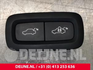Used Tailgate switch Volvo XC90 II 2.0 D5 16V AWD Price € 20,00 Margin scheme offered by van Deijne Onderdelen Uden B.V.