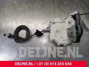 Used Front door lock mechanism 4-door, right Audi A6 Avant (C7) 3.0 TDI V6 24V Quattro Price € 24,00 Margin scheme offered by van Deijne Onderdelen Uden B.V.