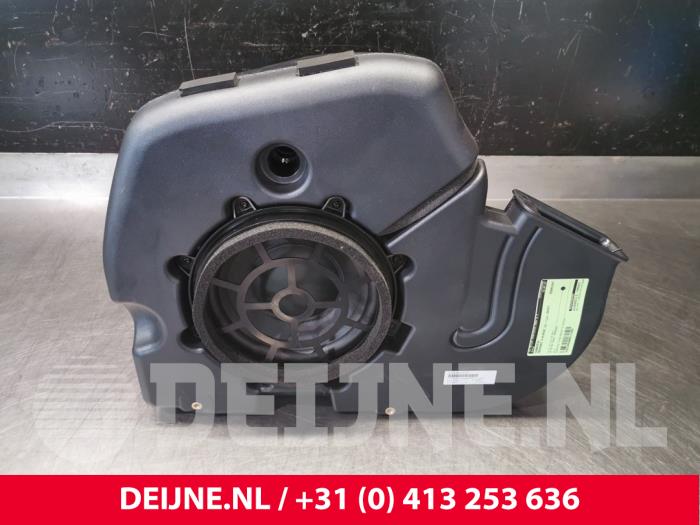 Begagnade Bashögtalare Mercedes S (222.0/222.1) 3.0 S-500 Plug-in Hybrid, S-500 e 24V Pris € 200,00 Marginaltabell erbjuds av van Deijne Onderdelen Uden B.V.