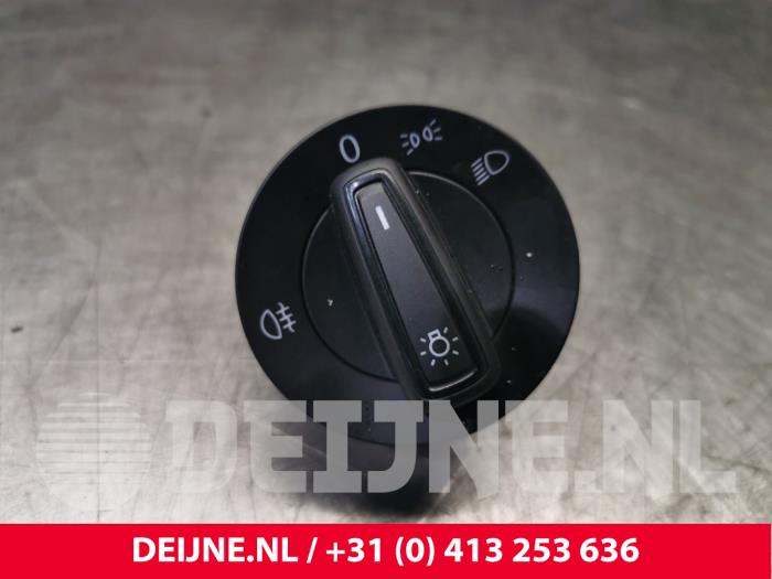 Interruptor de luz de un Volkswagen Crafter (SY) 2.0 TDI 2021