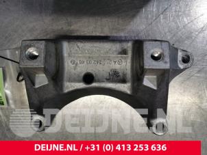 Used Gearbox mount Mercedes S (W222/V222/X222) 3.0 S-500 Plug-in Hybrid, S-500 e 24V Price € 25,00 Margin scheme offered by van Deijne Onderdelen Uden B.V.