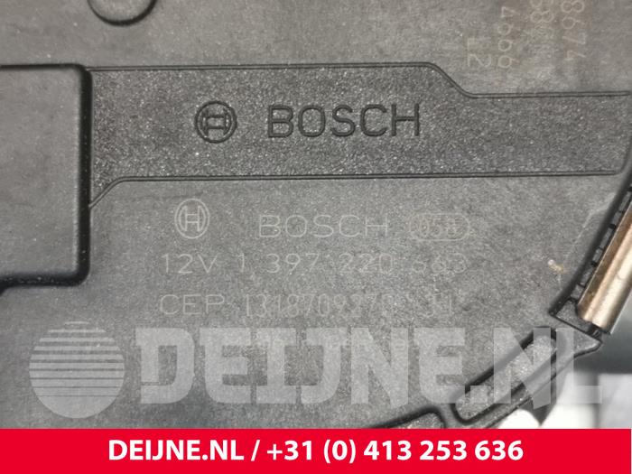 Scheibenwischermotor+Mechanik van een Audi A3 Sportback (8VA/8VF) 2.0 TDI 16V Quattro 2013