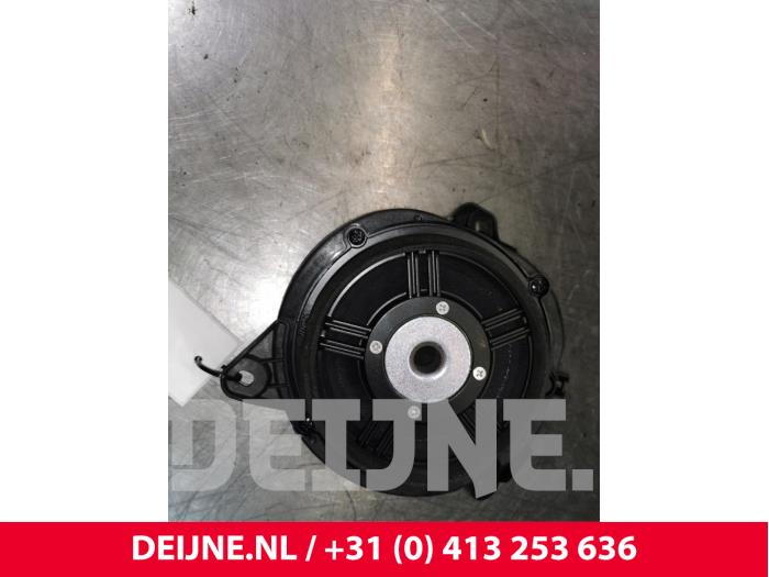 Używane Glosnik Mercedes S (222.0/222.1) 3.0 S-500 Plug-in Hybrid, S-500 e 24V Cena € 80,00 Procedura marży oferowane przez van Deijne Onderdelen Uden B.V.