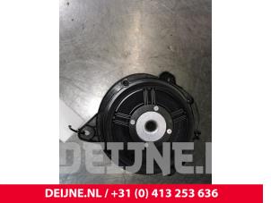 Used Speaker Mercedes S (W222/V222/X222) 3.0 S-500 Plug-in Hybrid, S-500 e 24V Price € 80,00 Margin scheme offered by van Deijne Onderdelen Uden B.V.