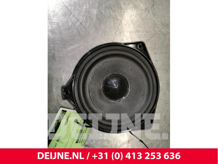 Używane Glosnik Mercedes S (222.0/222.1) 3.0 S-500 Plug-in Hybrid, S-500 e 24V Cena € 75,00 Procedura marży oferowane przez van Deijne Onderdelen Uden B.V.