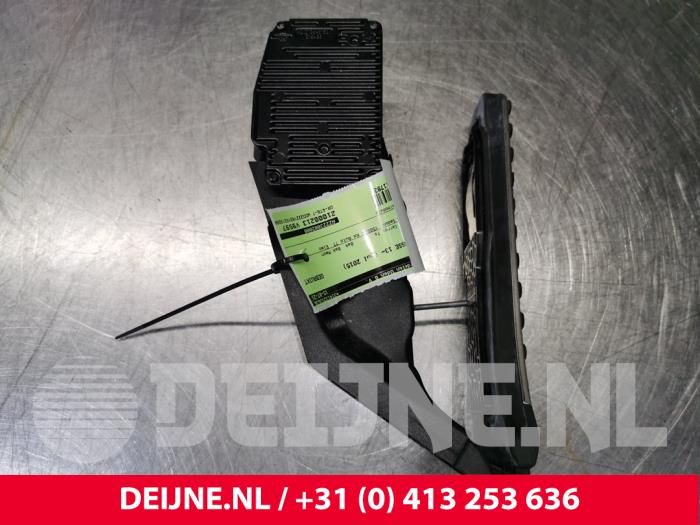 Accelerator pedal Mercedes S 3.0 S-500 Plug-in Hybrid, S-500 e 24V ...