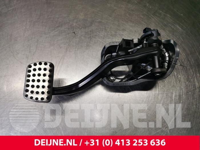 Używane Pedal hamulca Mercedes S (222.0/222.1) 3.0 S-500 Plug-in Hybrid, S-500 e 24V Cena € 100,00 Procedura marży oferowane przez van Deijne Onderdelen Uden B.V.