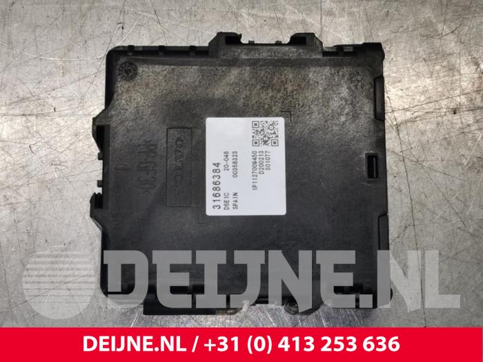 Used Automatic gearbox computer Volvo XC60 II (UZ) 2.0 B4 16V Plug-in Hybrid Price € 120,00 Margin scheme offered by van Deijne Onderdelen Uden B.V.
