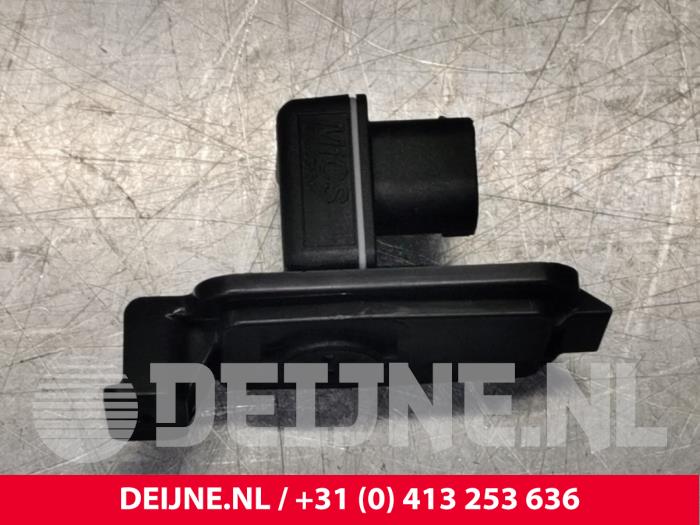 Begagnade Innetemperatursensor Volvo XC60 II (UZ) 2.0 B4 16V Plug-in Hybrid Pris € 40,00 Marginaltabell erbjuds av van Deijne Onderdelen Uden B.V.