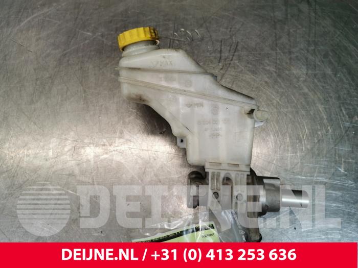 Master cylinder from a Fiat Punto Evo (199) 1.2 Euro 4 2010