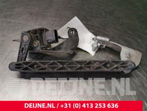 Used Xenon height adjustment Mercedes S (W222/V222/X222) 3.0 S-500 Plug-in Hybrid, S-500 e 24V Price € 25,00 Margin scheme offered by van Deijne Onderdelen Uden B.V.