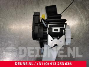 Used Rear seatbelt, right Mercedes S (W222/V222/X222) 3.0 S-500 Plug-in Hybrid, S-500 e 24V Price € 200,00 Margin scheme offered by van Deijne Onderdelen Uden B.V.