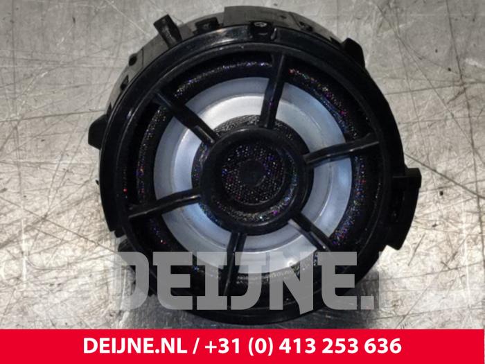 Begagnade Diskanthögtalare Mercedes S (222.0/222.1) 3.0 S-500 Plug-in Hybrid, S-500 e 24V Pris € 25,00 Marginaltabell erbjuds av van Deijne Onderdelen Uden B.V.