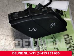 Used Central locking switch Mercedes S (W222/V222/X222) 3.0 S-500 Plug-in Hybrid, S-500 e 24V Price € 17,50 Margin scheme offered by van Deijne Onderdelen Uden B.V.