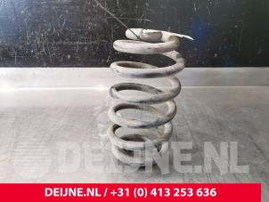 Used Front spring screw Mercedes Vito (639.6) 2.2 115 CDI 16V Price € 24,20 Inclusive VAT offered by van Deijne Onderdelen Uden B.V.