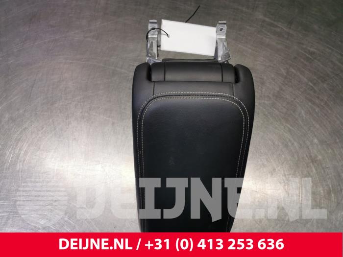 Armrest Audi A3 Sportback 2.0 TDI 16V Quattro 8V0864283