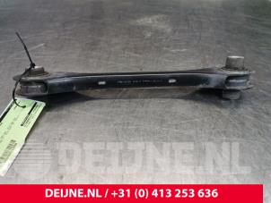 Usagé Bras de suspension bas arrière droit Audi A3 Sportback (8VA/8VF) 2.0 TDI 16V Quattro Prix € 15,00 Règlement à la marge proposé par van Deijne Onderdelen Uden B.V.