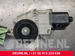 Używane Silnik szyby drzwiowej Mercedes S (W222/V222/X222) 3.0 S-500 Plug-in Hybrid, S-500 e 24V Cena € 15,00 Procedura marży oferowane przez van Deijne Onderdelen Uden B.V.